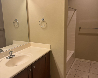 1117 E 8th Street - Photo Thumbnail 6