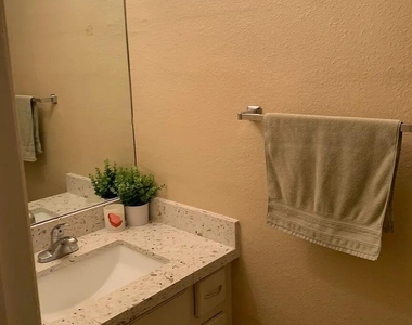 4813 N 73rd Street - Photo Thumbnail 14