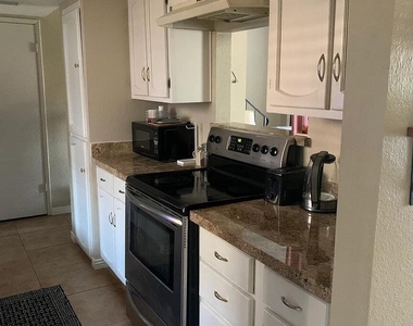 4813 N 73rd Street - Photo Thumbnail 10