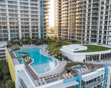 220 Lake Shore Drive - Photo Thumbnail 2