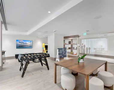 220 Lake Shore Drive - Photo Thumbnail 11