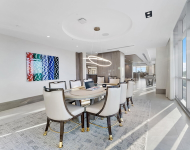 220 Lake Shore Drive - Photo Thumbnail 9