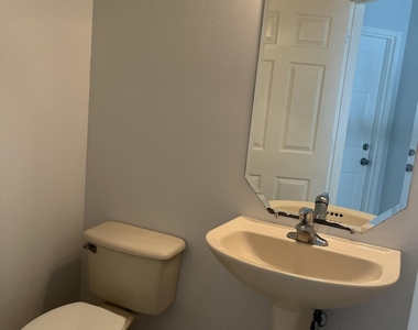 3231 Laurel Ridge Circle - Photo Thumbnail 18