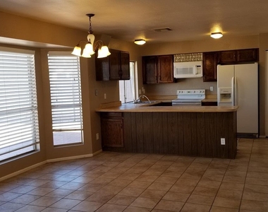 1626 W Beaubien Drive - Photo Thumbnail 8