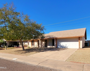 1626 W Beaubien Drive - Photo Thumbnail 5