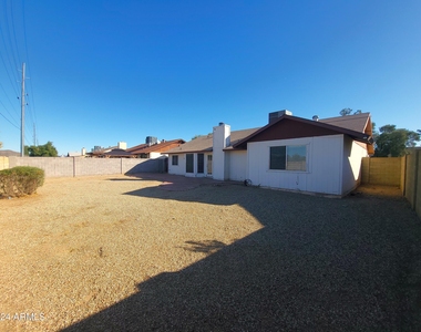 1626 W Beaubien Drive - Photo Thumbnail 19