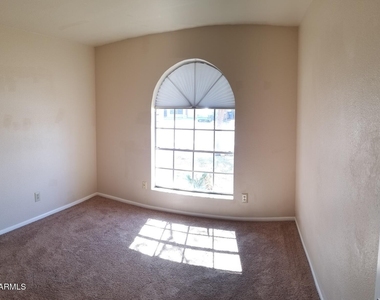 1626 W Beaubien Drive - Photo Thumbnail 20