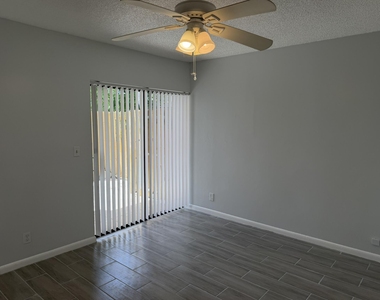 1501 Waterview Circle - Photo Thumbnail 11