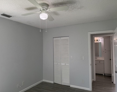 1501 Waterview Circle - Photo Thumbnail 18