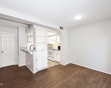 812 E Eugie Avenue - Photo Thumbnail 9