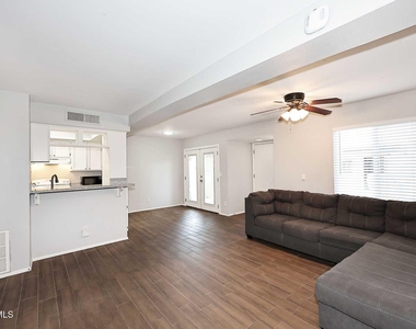 812 E Eugie Avenue - Photo Thumbnail 6