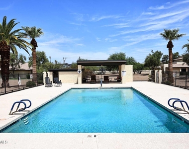 812 E Eugie Avenue - Photo Thumbnail 28
