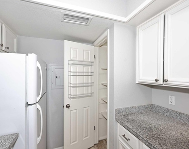 812 E Eugie Avenue - Photo Thumbnail 13