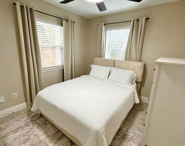 1529 Nw 4th Avenue - Photo Thumbnail 5