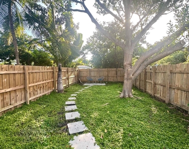 1529 Nw 4th Avenue - Photo Thumbnail 7