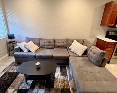 1529 Nw 4th Avenue - Photo Thumbnail 2