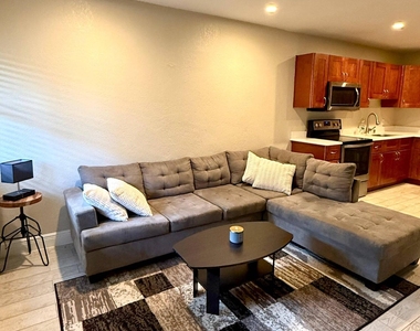 1529 Nw 4th Avenue - Photo Thumbnail 1