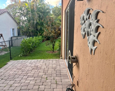 5207 Eagle Cay Place - Photo Thumbnail 21