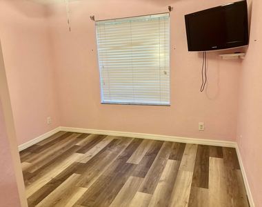 5207 Eagle Cay Place - Photo Thumbnail 14