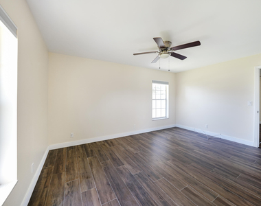 270 Cape Cod Circle - Photo Thumbnail 14