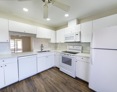 270 Cape Cod Circle - Photo Thumbnail 12