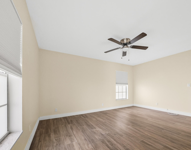 270 Cape Cod Circle - Photo Thumbnail 13