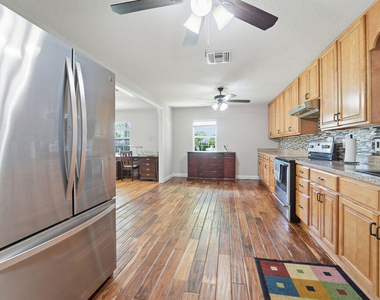 6929 120th Avenue N - Photo Thumbnail 7