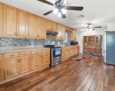 6929 120th Avenue N - Photo Thumbnail 6