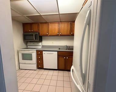 3710 Inverrary Drive - Photo Thumbnail 6