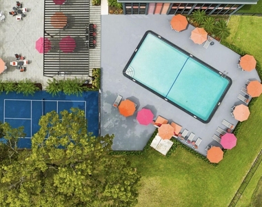 4108 N Pine Island Road - Photo Thumbnail 19