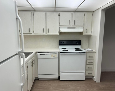 4108 N Pine Island Road - Photo Thumbnail 2