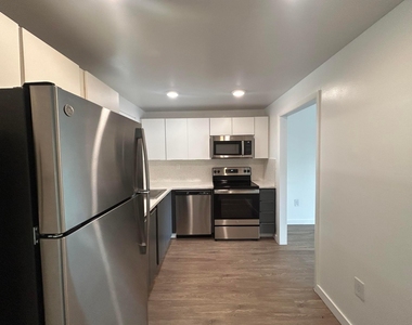 4108 N Pine Island Road - Photo Thumbnail 12