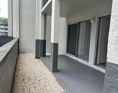 4108 N Pine Island Road - Photo Thumbnail 8