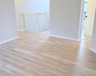 5489 Soria Avenue - Photo Thumbnail 23