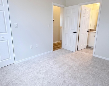 5489 Soria Avenue - Photo Thumbnail 28
