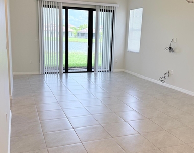 5489 Soria Avenue - Photo Thumbnail 10