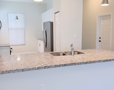 5489 Soria Avenue - Photo Thumbnail 3