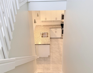 5489 Soria Avenue - Photo Thumbnail 18