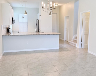 5489 Soria Avenue - Photo Thumbnail 8