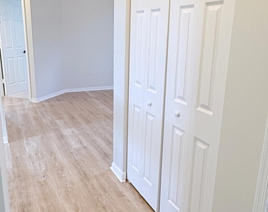 5489 Soria Avenue - Photo Thumbnail 26