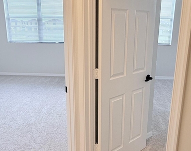 5489 Soria Avenue - Photo Thumbnail 33