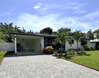 608 Ne 24th Avenue - Photo Thumbnail 2