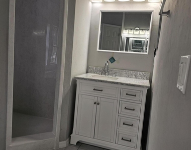 11444 Nw 18th Lane - Photo Thumbnail 12