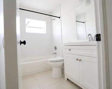 3219 Windsor Avenue - Photo Thumbnail 8