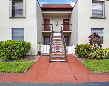 10 Willowbrook Lane - Photo Thumbnail 13