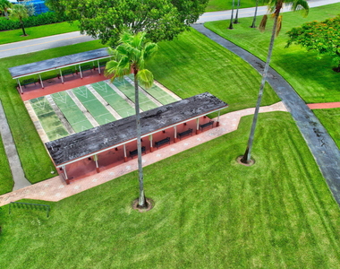 10 Willowbrook Lane - Photo Thumbnail 21