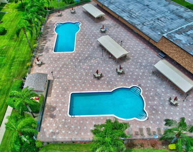 10 Willowbrook Lane - Photo Thumbnail 22