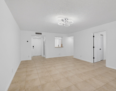 10 Willowbrook Lane - Photo Thumbnail 11