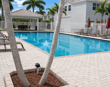 5610 Nw 107th Avenue - Photo Thumbnail 8