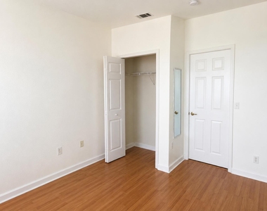 5610 Nw 107th Avenue - Photo Thumbnail 6
